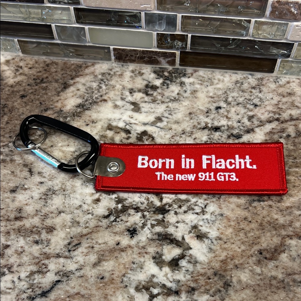 Porsche 911 GT3 Red Keychain and Wristband Set - Picture 3 of 5